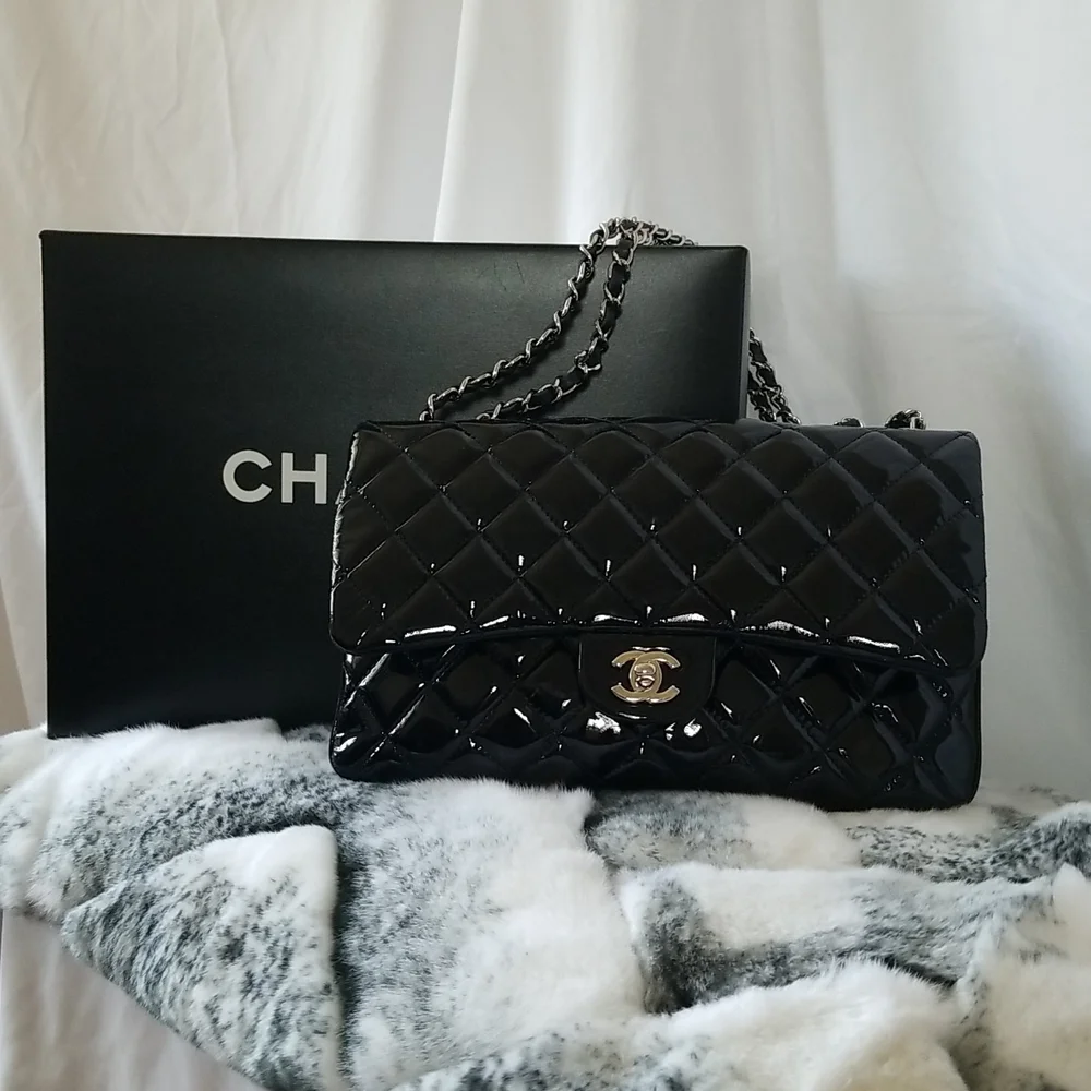 CHANEL Classic Flap Quilted Patent Bag. - Picture 1 of 16